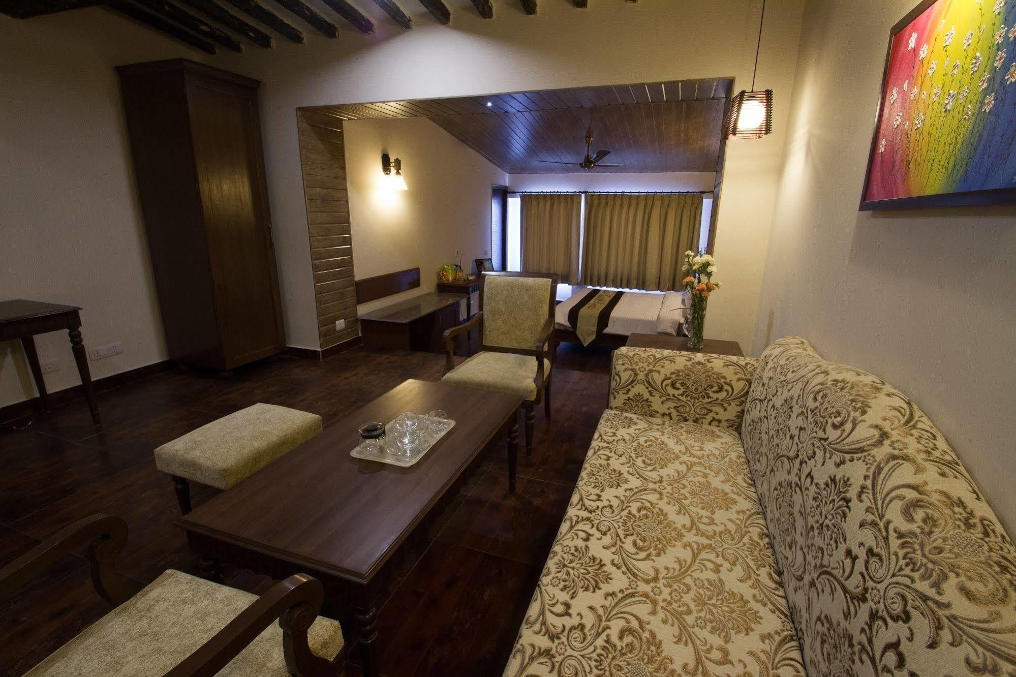 One Earth Royale Boutique Hotel Mussoorie Buitenkant foto